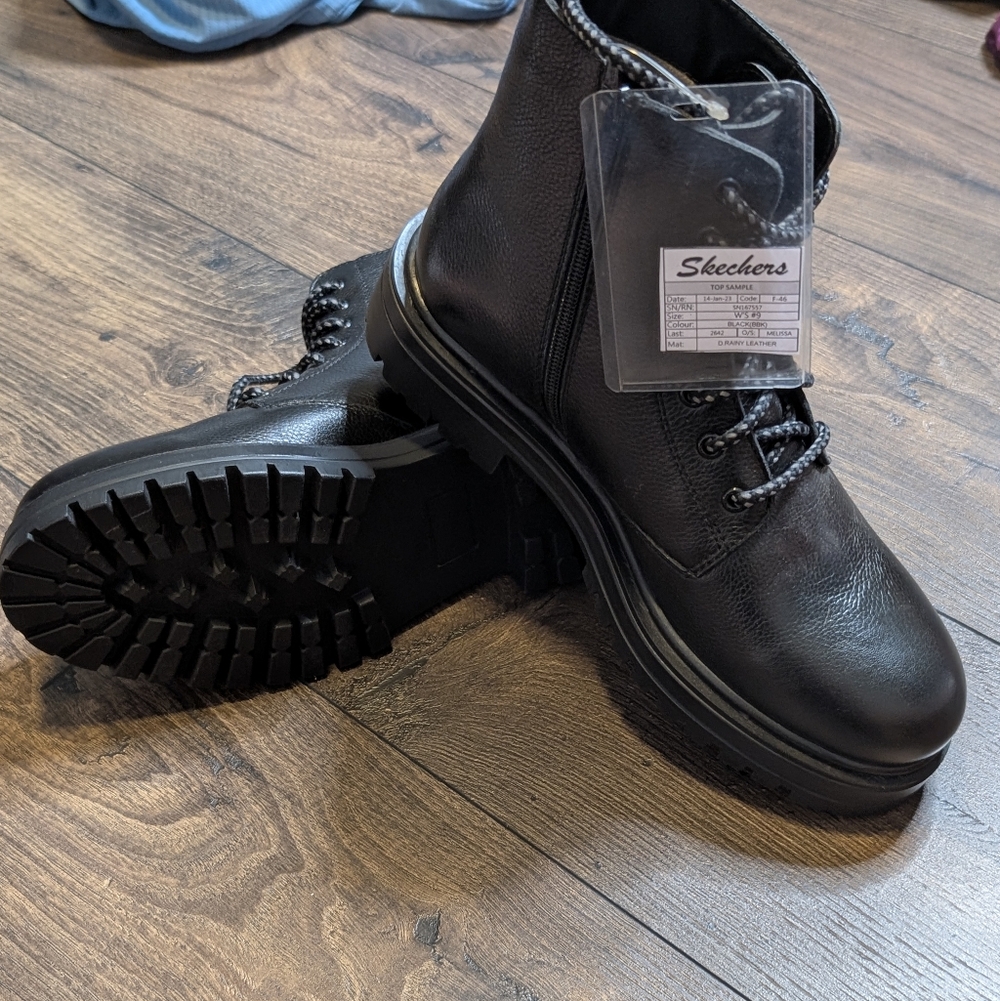 Skechers Memory Foam Women's Combat Boots Size‎ 9 NWT Sample D Rainy Leather